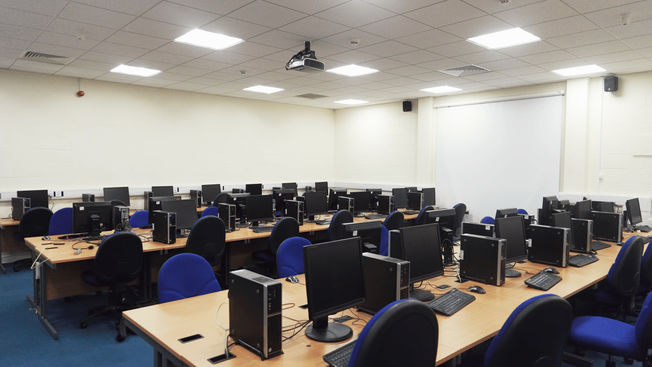 Thi tốt nghiệp trên hệ thống máy tính